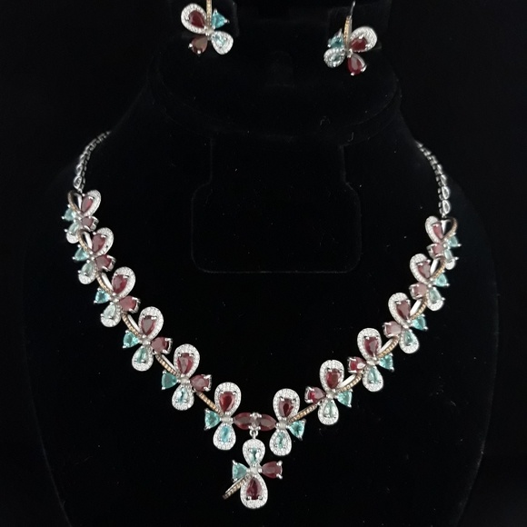 Luxurious Red Blood Ruby and Neon Apatite Set - Picture 15 of 16